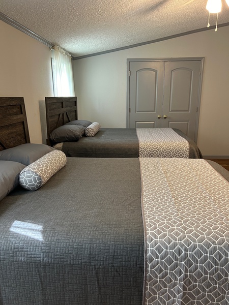 LAKEVIEW COTTAGE IN TACKETT CREEK Photo 4