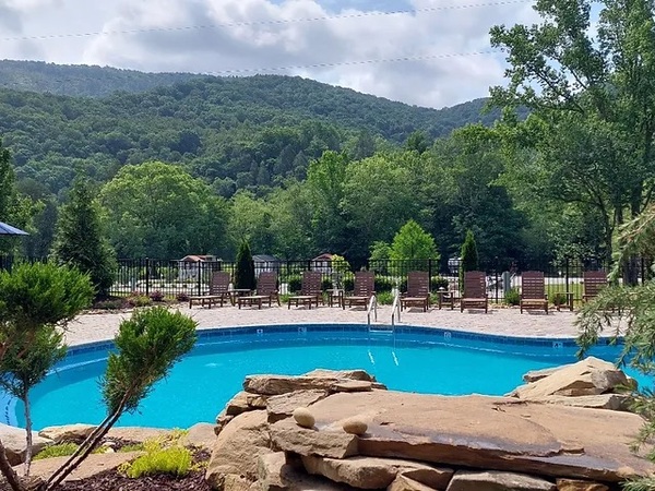 VOLUNTEER'S LANDING Photo 7